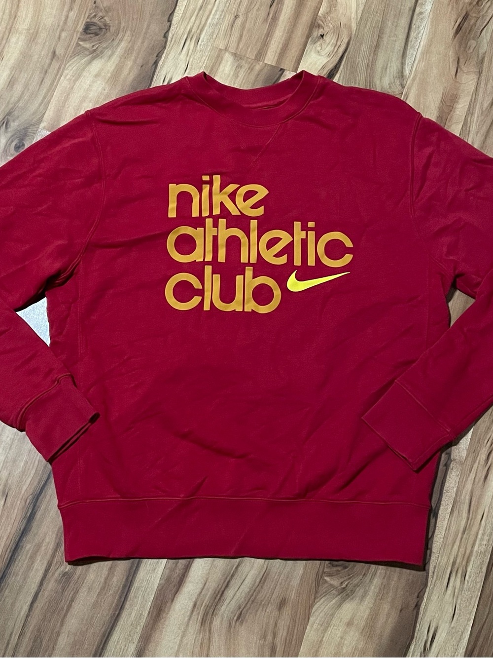 Nike Athletic Club Crewneck Sweatshirt Red Yellow Retro Pullover Logo Men Size M